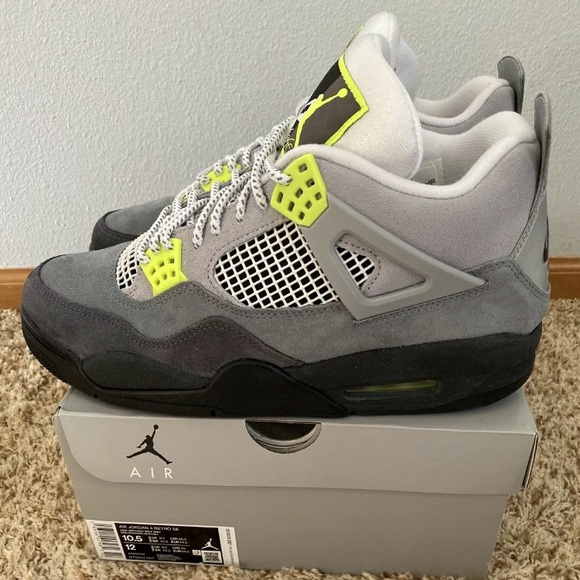 Nike Air Jordan 4 Retro SE 95 Neon - Picture 3 of 8